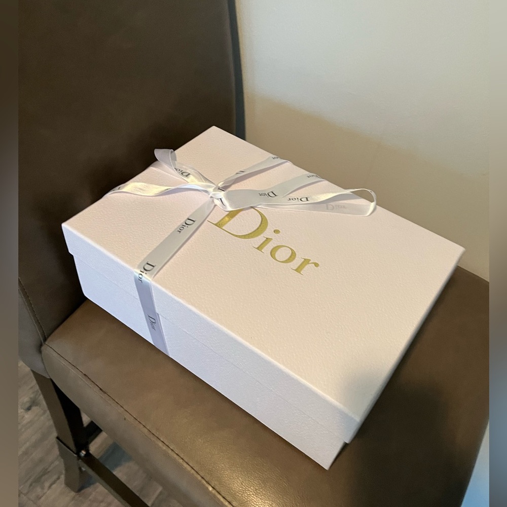 Authentic Dior Box - Picture 2 of 3